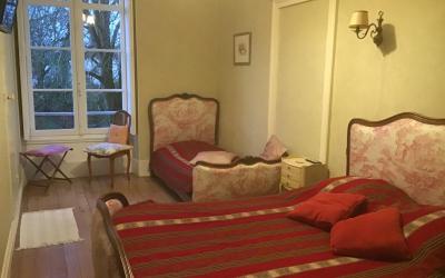 Chambre Deluxe (2 Adultes + 1 Enfant)