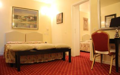 Camera Matrimoniale/Doppia con Letti Singoli