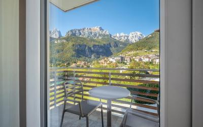 Camera Matrimoniale con Vista Lago Parziale 