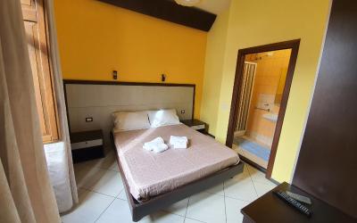 Camera Matrimoniale con Bagno Privato