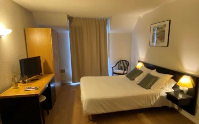 Chambre Double u00c9conomique (2 personnes maximum) Chambre Double u00c9conomique (2 personnes maximum)