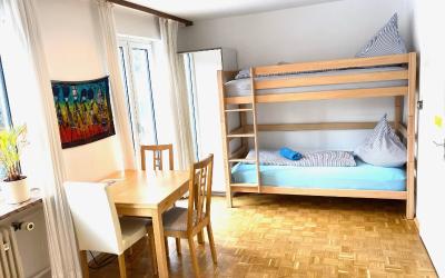 Familienzimmer mit Gemeinschaftsbad