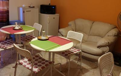 Camera Matrimoniale con Bagno in Comune 