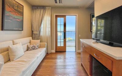 Queen Suite with Sea View