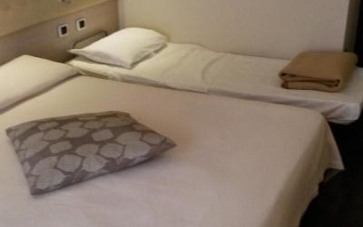 Camera Tripla Deluxe 