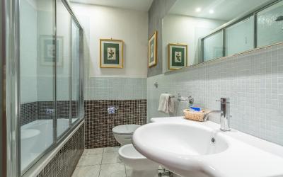 Camera Tripla Classic