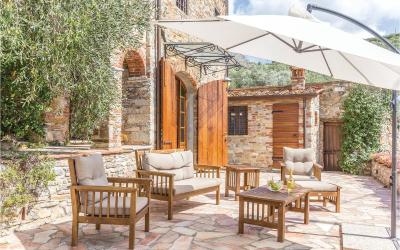 Casa Vacanze con 4 Camere da Letto Casa Vacanze con 4 Camere da Letto