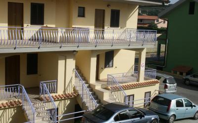 Appartamento con 2 Camere da Letto - Piano Terra 