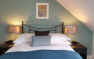 Large Double Room En-Suite Third Floor 