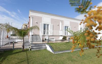 Camera Matrimoniale con Vista Giardino