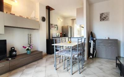 Appartamento con 2 Camere da Letto Appartamento con 2 Camere da Letto