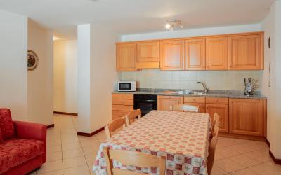 Appartamento con 2 Camere da Letto e Balcone