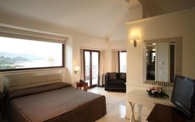 Camera King Deluxe con Balcone e Vista Mare