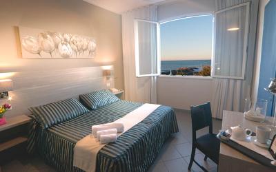 Camera Matrimoniale/Doppia con Letti Singoli con Vista Mare 