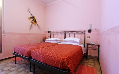 Camera Doppia con Letti Singoli