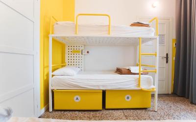 Posto Letto in Dormitorio Femminile con 6 Letti 