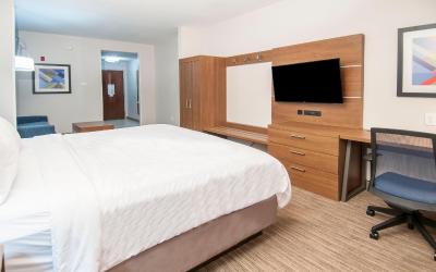 Standard King Room - Communications Accessible