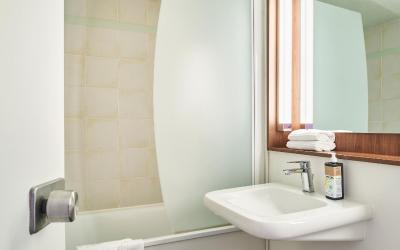 Chambre Pop avec Lit Double Chambre Pop avec Lit Double