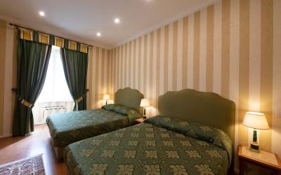 Camera Deluxe Doppia con Letti Singoli