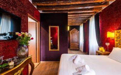 Superior Double Room with Canal View - Single Use