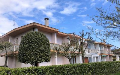 Appartamento con 2 Camere da Letto Appartamento con 2 Camere da Letto