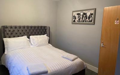 Standard Double Room with Shared Bathroom