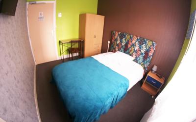 Chambre pour 1 Personne avec Salle de Bains Commune