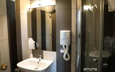 Camera Deluxe Doppia con Letti Singoli