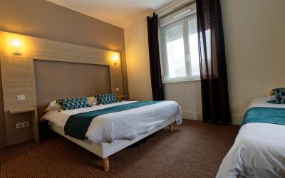 Chambre Triple (Pas du2019Accu00e8s Ascenseur) Chambre Triple (Pas du2019Accu00e8s Ascenseur)