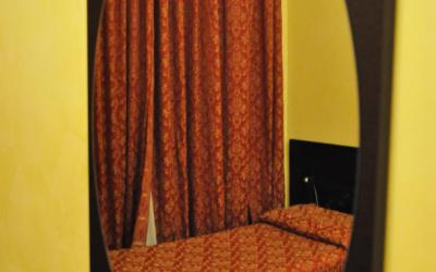 Camera Matrimoniale/Doppia con Letti Singoli con Bagno in Comune