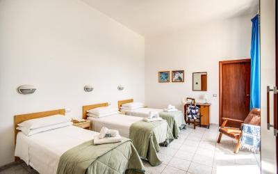 Camera Tripla Standard