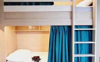 Lit Superposu00e9 dans Dortoir pour Femmes 