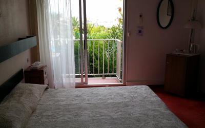 Chambre Double ou Lits Jumeaux - Vue sur Piscine