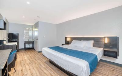 King Room - Disability Access - Non-Smoking