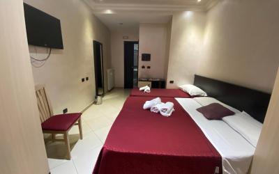 Camera Tripla Deluxe 