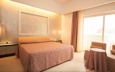 Camera Quadrupla con Vista Mare