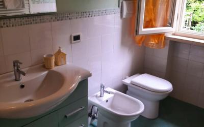 Camera Matrimoniale con Balcone e Vista Mare