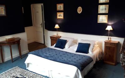 Chambre Familiale (5 Adultes) Chambre Familiale (5 Adultes)