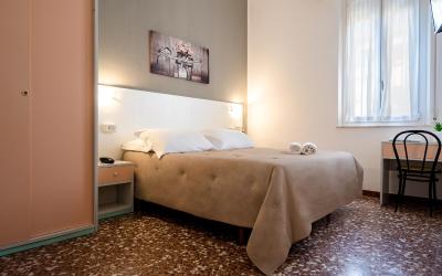 Camera Standard Matrimoniale/Doppia con Letti Singoli