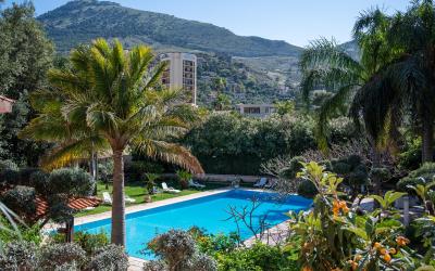 Camera Matrimoniale con Vista Piscina