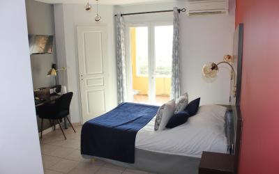 Chambre Double - Accessible aux Personnes u00e0 Mobilitu00e9 Ru00e9duite  Chambre Double - Accessible aux Personnes u00e0 Mobilitu00e9 Ru00e9duite