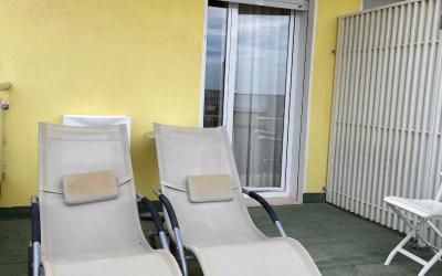 Camera Matrimoniale con Balcone e Vista Mare