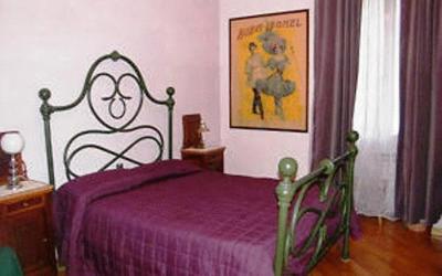 Camera Matrimoniale con Bagno in Comune 