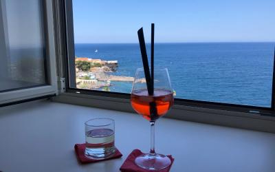 Camera Matrimoniale Deluxe con Balcone e Vista Mare