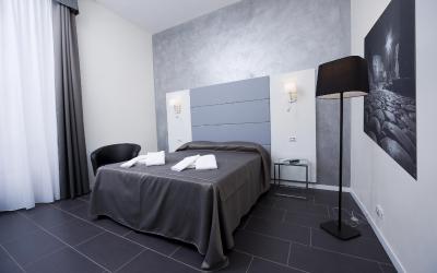 Ampia Camera Matrimoniale/Doppia con Letti Singoli