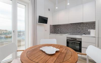 Camera Matrimoniale Deluxe con Balcone e Vista Mare