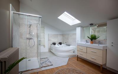 Chambre Lit King-Size avec Baignoire Spa