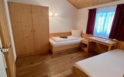 Piccola Camera Matrimoniale/Doppia con Letti Singoli