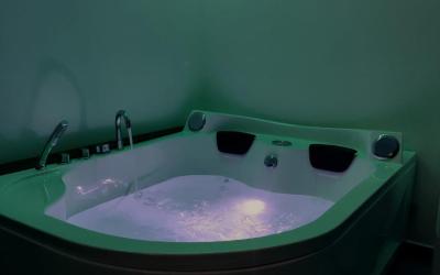 Camera Matrimoniale con Vasca Idromassaggio