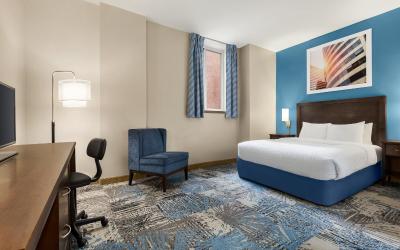 Queen Room - Disability Access - Non-Smoking
